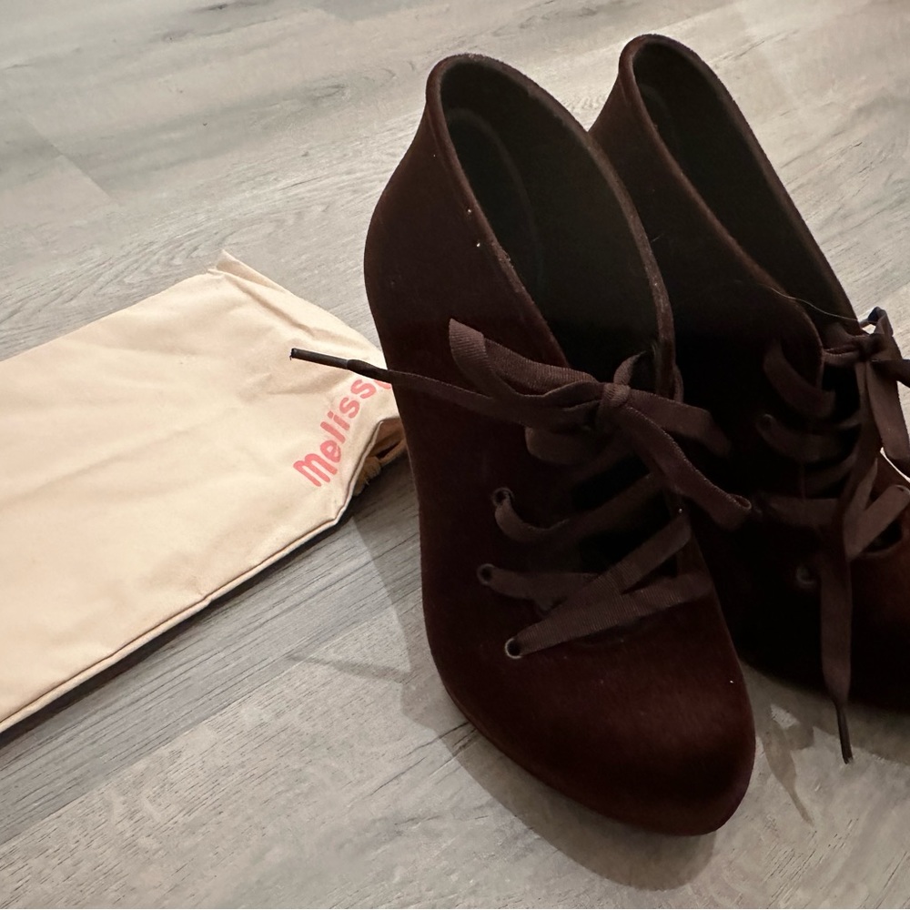 Melissa Feeling Frocked Brown Velvet lace up Booties size 5